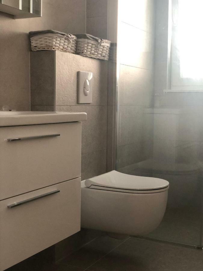 Apartment Flora Макарска Екстериор снимка